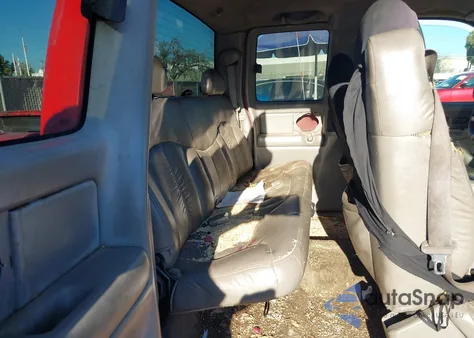 2001 Chevrolet Silverado 1500 Lt z USA, uszkodzony, nr VIN 2GCEC19T911143292